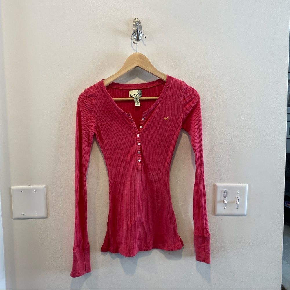 Hollister Women's Long Sleeve Ribbed Henley Top in Pink